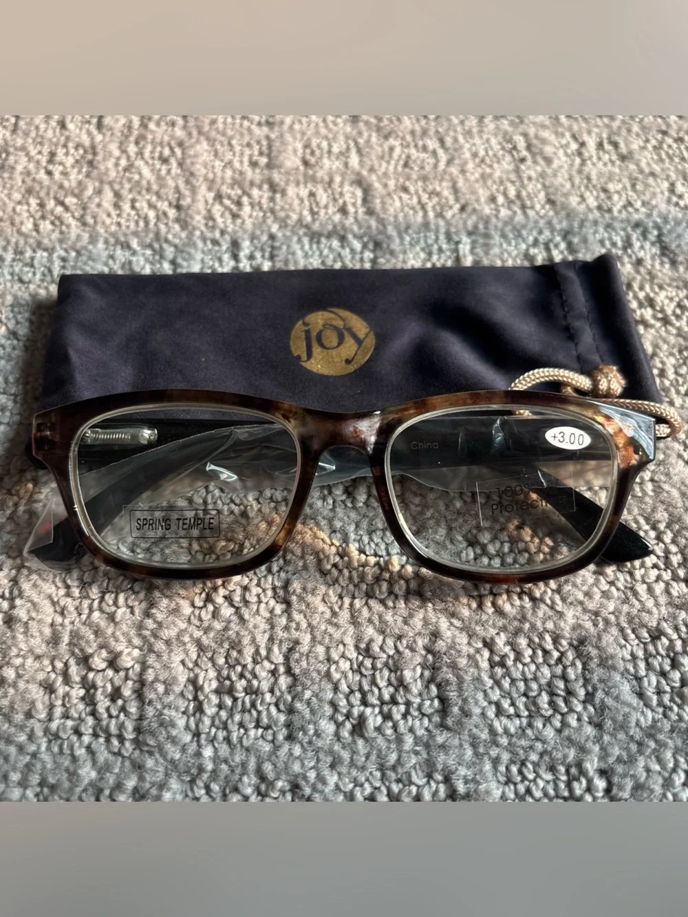 Tortoiseshell Reading Glasses with Pouch